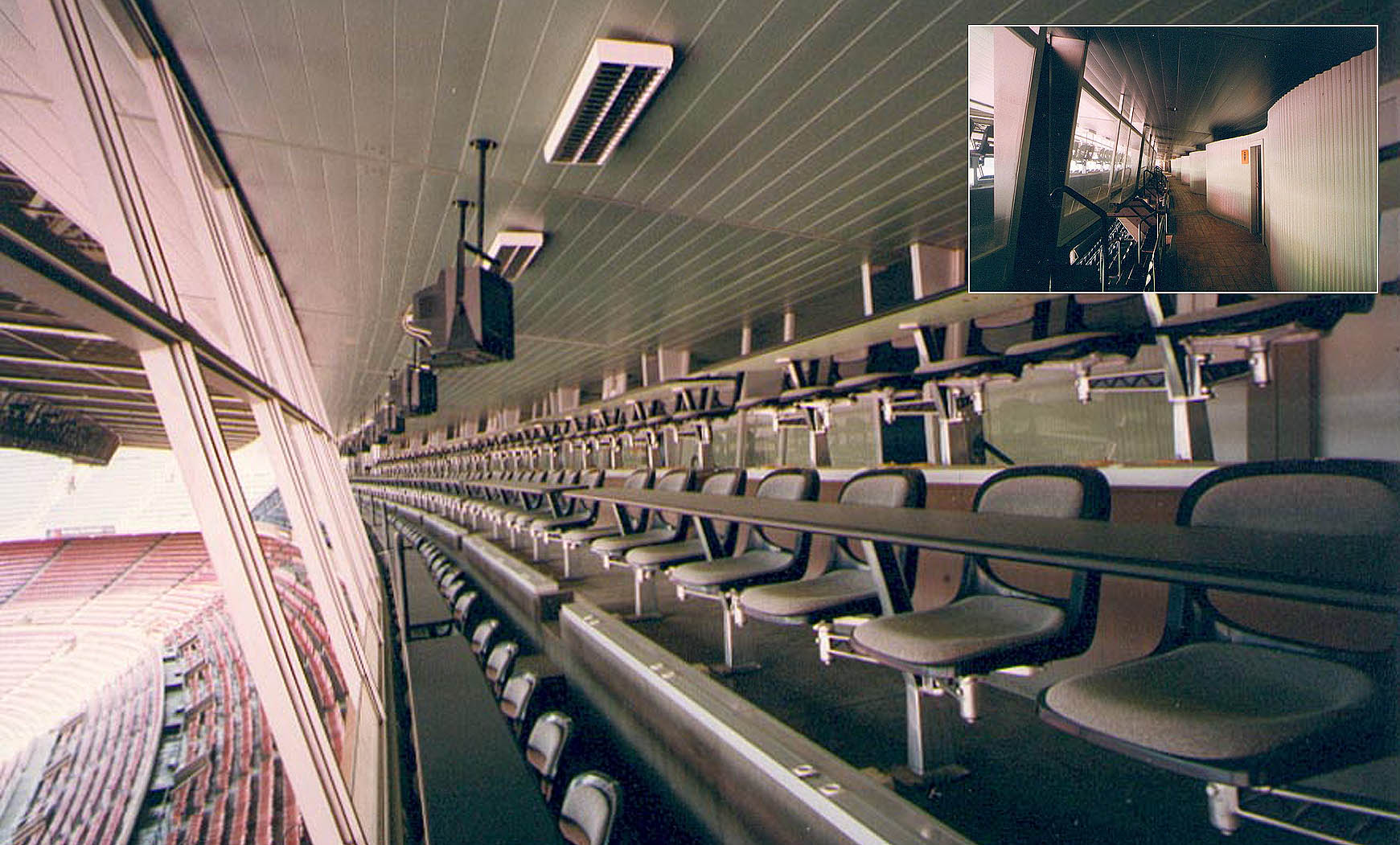 Ampliaci�n de grada de prensa para el estadio del F.C.B. (1995), en colaboraci�n con Francesc Mitjans